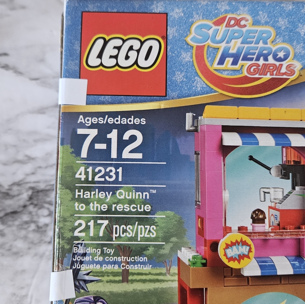 Lego DC Super Hero Girls Harley Quinn To The Rescue #41231 - Picture 6 of 16